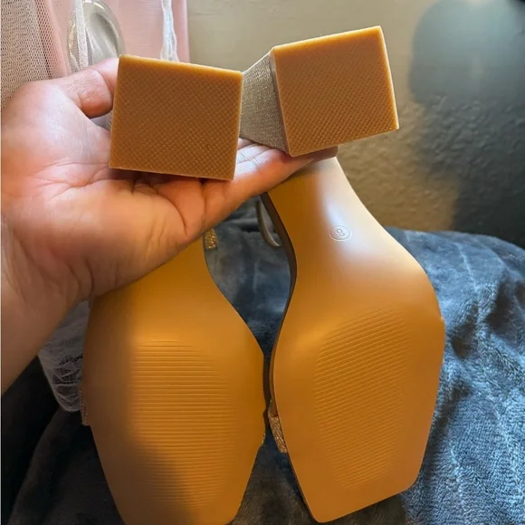 IDIFU Gold Strappy Heels - Picture 4 of 4